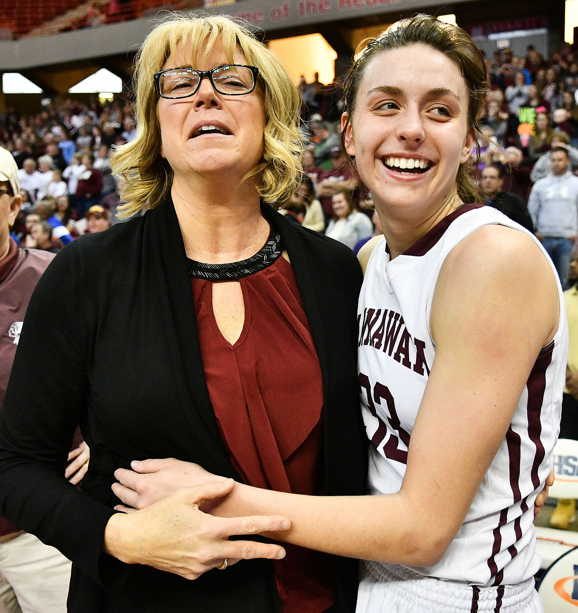 Annawan's VanHyftes enjoying a golden mother-daughter moment
